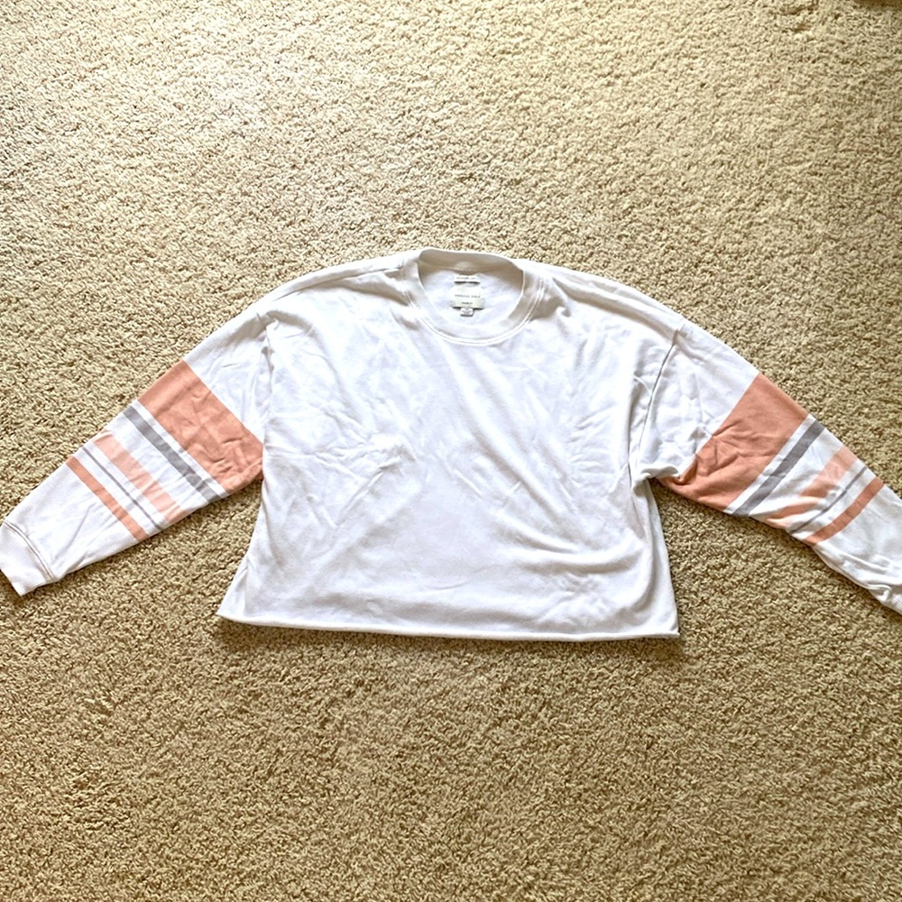 White crewneck American Eagle